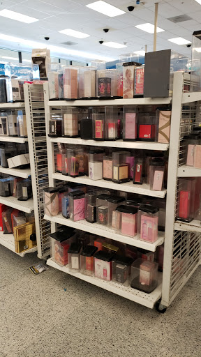 Clothing Store «Ross Dress for Less», reviews and photos, 16250 Paramount Blvd, Paramount, CA 90723, USA