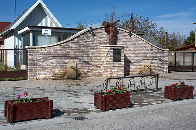 Hantoskerti termálkút