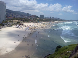 Photo de Plage d'Enseada avec un niveau de propreté de très propre