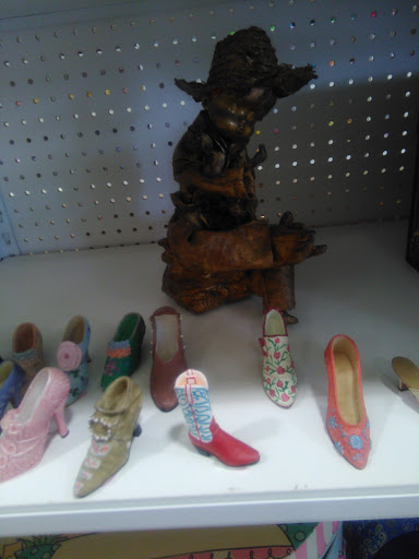 Thrift Store «Goodwill - Maple Grove: Dunkirk Lane N», reviews and photos, 9530 Dunkirk Ln N, Maple Grove, MN 55311, USA