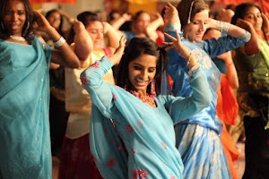 École de danse Bollywood Lyon - Danseuse Bollywood Style By Rani