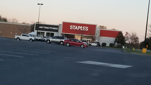 Staples, 6254 Wilmington Pike, Centerville, OH 45459, USA, 