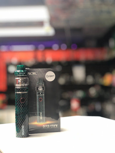 Tobacco Shop «18 Plus Vape & Shop», reviews and photos, 4037 Broadway, Kansas City, MO 64111, USA