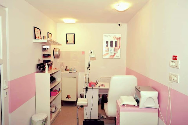 Opinii despre Nicole Beauty Studio Bragadiru: Coafor, Machiaj, Salon Cosmetica,Salon Unghii Bragadiru în <nil> - Salon de înfrumusețare