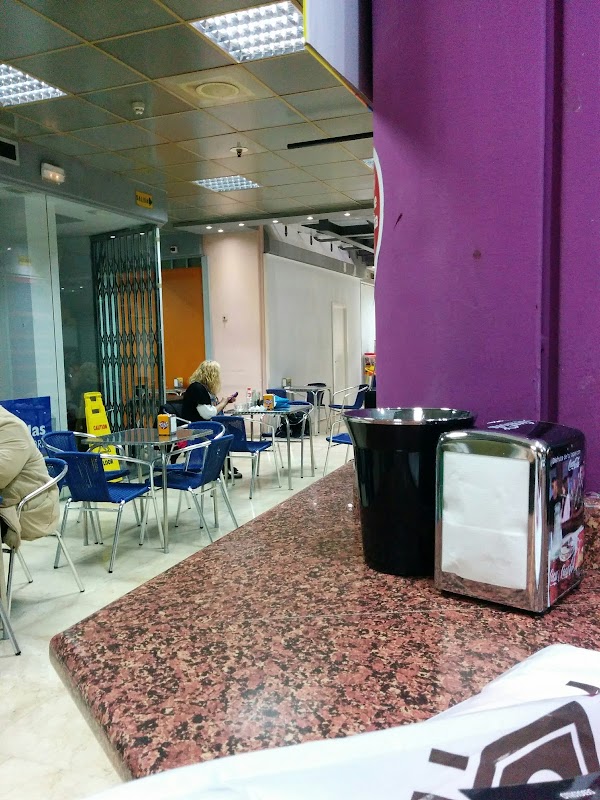 Imagen de Q.O. CENTRO COMERCIAL (1 de 4)