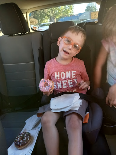 Donut Shop «Krispy Kreme South Charleston», reviews and photos, 42 Riverwalk Plaza McCorkle Ave, South Charleston, WV 25303, USA