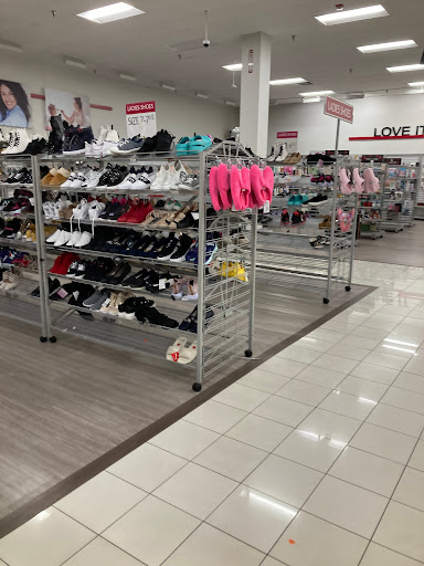 Clothing Store «Burlington Coat Factory», reviews and photos, 6055 E Main St, Columbus, OH 43213, USA
