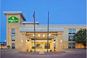 La Quinta Inn & Suites by Wyndham Salina image