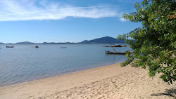 Praia Do Tome'in fotoğrafı - rahatlamayı sevenler arasında popüler bir yer