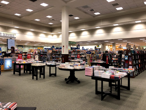 Book Store «Barnes & Noble», reviews and photos, 58 S 32nd St, Camp Hill, PA 17011, USA