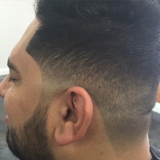 Barber Shop «Moetown’s Barber Shop», reviews and photos, 10030 Cross Creek Blvd, Tampa, FL 33647, USA