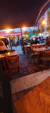 Atmosphère du Restaurant français Le Petit Bistrot à Aix-en-Provence - n°12