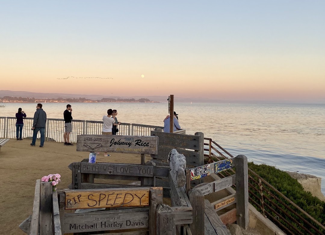 Surfers Memorial
