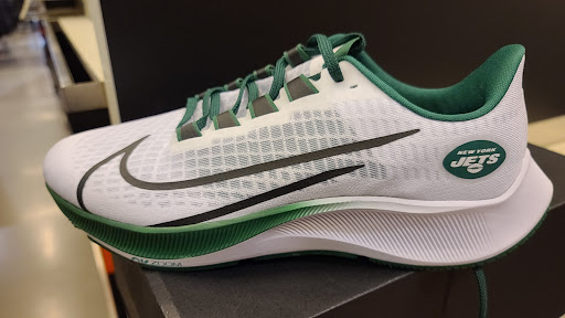 Sporting Goods Store «Nike Factory Store», reviews and photos, 1 Premium Outlet Blvd #699, Tinton Falls, NJ 07753, USA