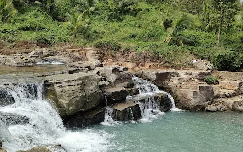 Talon Pari Falls image