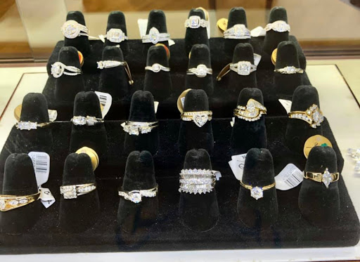 Pawn Shop «Family Jewelry & Pawn (Clermont-Minneola)», reviews and photos, 327 S Hwy 27, Minneola, FL 34715, USA