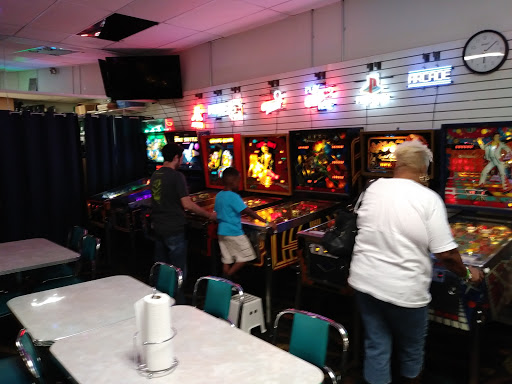 Shopping Mall «Great Valley Shopping Center», reviews and photos, 81 Lancaster Ave, Malvern, PA 19355, USA