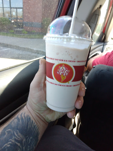 Ice Cream Shop «Cold Stone Creamery», reviews and photos, 900 E Battlefield Rd #116, Springfield, MO 65807, USA