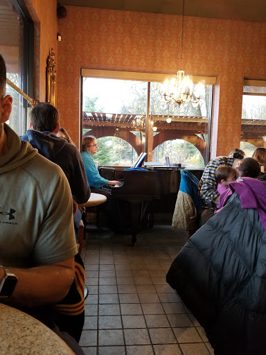 Shopping Mall «University Station Shopping Mall», reviews and photos, 2852 University Ave, Madison, WI 53705, USA