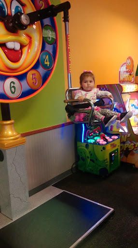 Shopping Mall «Midtown Village», reviews and photos, 1800 McFarland Blvd E, Tuscaloosa, AL 35404, USA