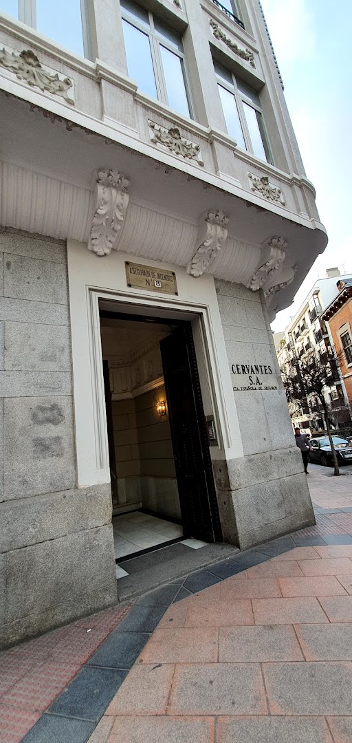 Trajes y camisas a medida