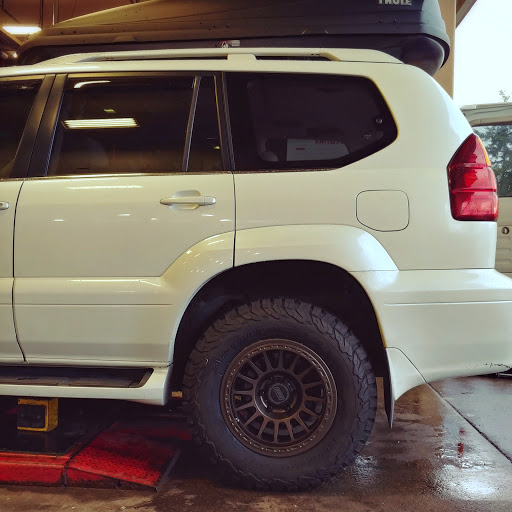 Tire Shop «Discount Tire Store - Lacey, WA», reviews and photos, 5490 Martin Way E, Lacey, WA 98516, USA