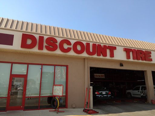 Tire Shop «Discount Tire Store - Leon Valley, TX», reviews and photos, 6221 Bandera Rd, Leon Valley, TX 78238, USA