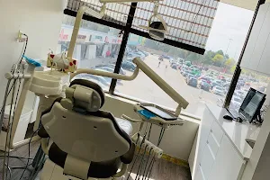 Dr. Hassan El-Awour’s Dental Office image