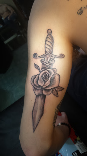 Tattoo Shop «OCTOPUS INK TATTOO», reviews and photos, 410 1st St, Lake Oswego, OR 97034, USA