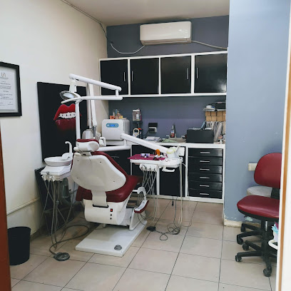 Dentalglass, consultorio dental. Dra. Alicia de la Cruz Dr. Felipe Esqueda