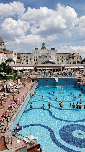 Private swimming pools in Budapest