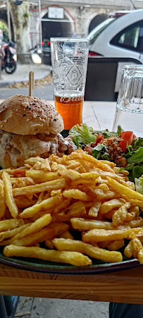 Hamburger du Restaurant Poum And Cow à Nîmes - n°14