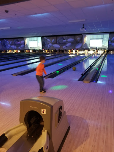 Bowling Alley «Lightning Strikes Bowling», reviews and photos, 3600 Roosevelt Blvd, Birmingham, AL 35235, USA