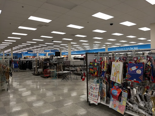 Clothing Store «Ross Dress for Less», reviews and photos, 523 S MacDade Blvd, Holmes, PA 19043, USA