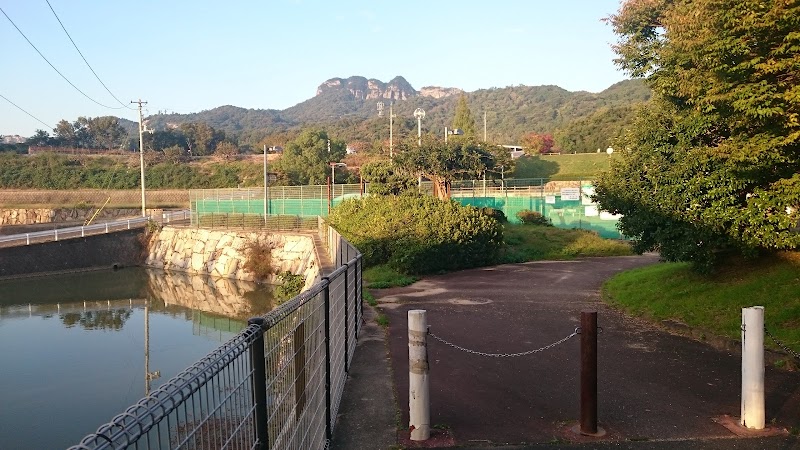 御山公園・テニスコート