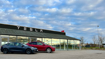 Tesla Center