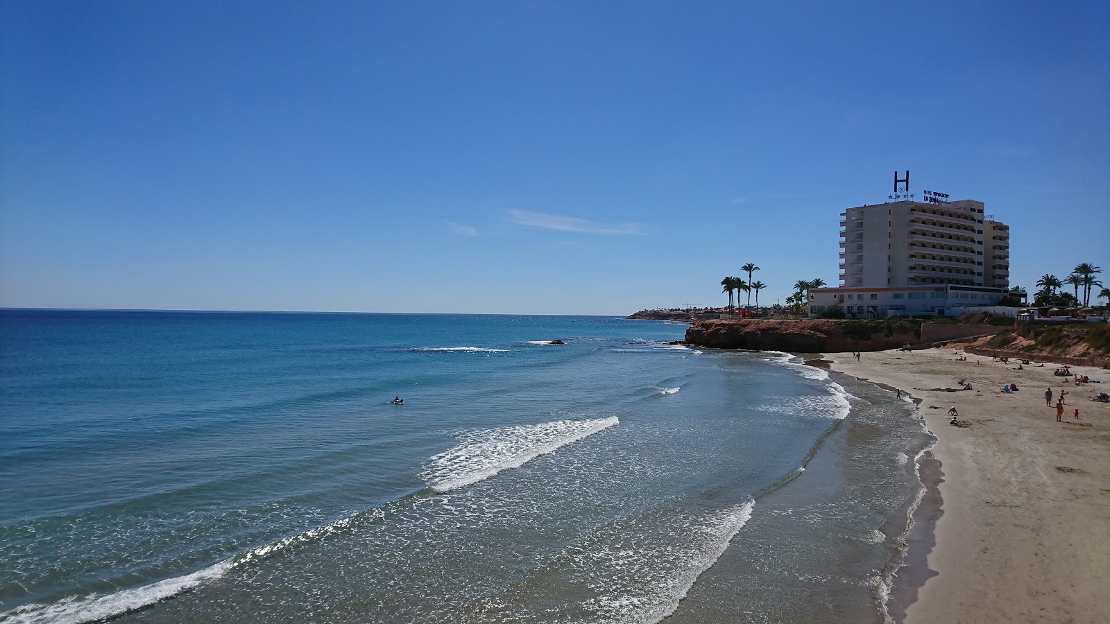 Playa Cala Cerrada的照片 带有小海湾
