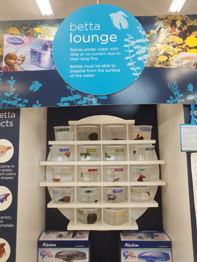 Pet Supply Store «Petco Animal Supplies», reviews and photos, 92 Cluff Crossing Rd, Salem, NH 03079, USA