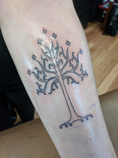 Tattoo Shop «One Shot Tattoo», reviews and photos, 5945 Glenway Ave, Cincinnati, OH 45238, USA