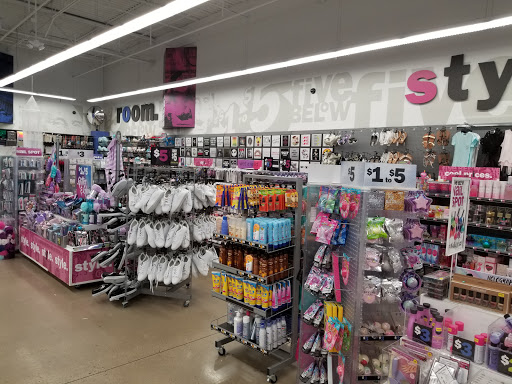 Variety Store «Five Below», reviews and photos, 4921 U.S. 9, Howell, NJ 07731, USA