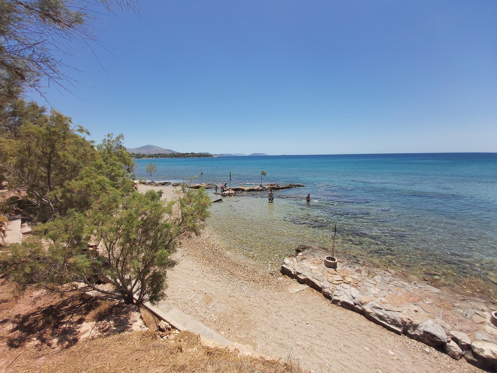 Foto von Apeiranthou beach mit geräumige küstenlinie