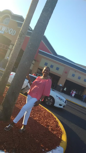 Movie Theater «Regal Cinemas Hollywood 16 & IMAX - Ocala», reviews and photos, 2801 SW 27th Ave, Ocala, FL 34471, USA