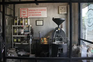 Maestro Coffee and Supply - Jual Biji Kopi Arabika dan Robusta | Jual Houseblend | Jasa Roasting image