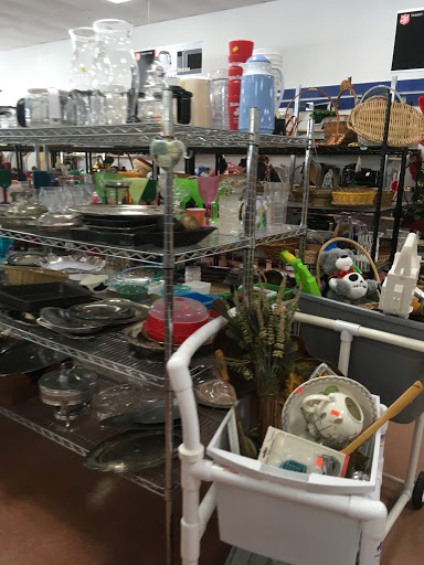 Thrift Store «Salvation Army Thrift Store», reviews and photos, 505 27th Ave SW, Vero Beach, FL 32968, USA