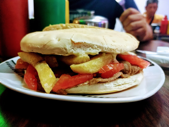 Opiniones de Sandwich 777 en Arica - Restaurante