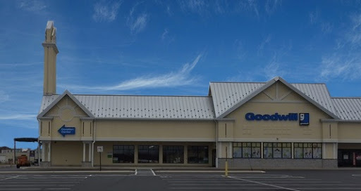 Thrift Store «Goodwill Store & Donation Center», reviews and photos, 1200 Market St, Lemoyne, PA 17043, USA