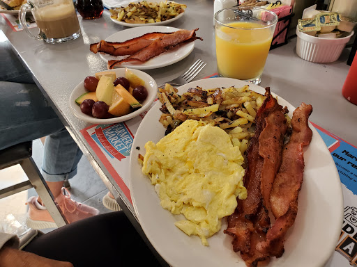 Coffee Shop «Edgebrook Coffee Shop», reviews and photos, 6322 N Central Ave, Chicago, IL 60646, USA