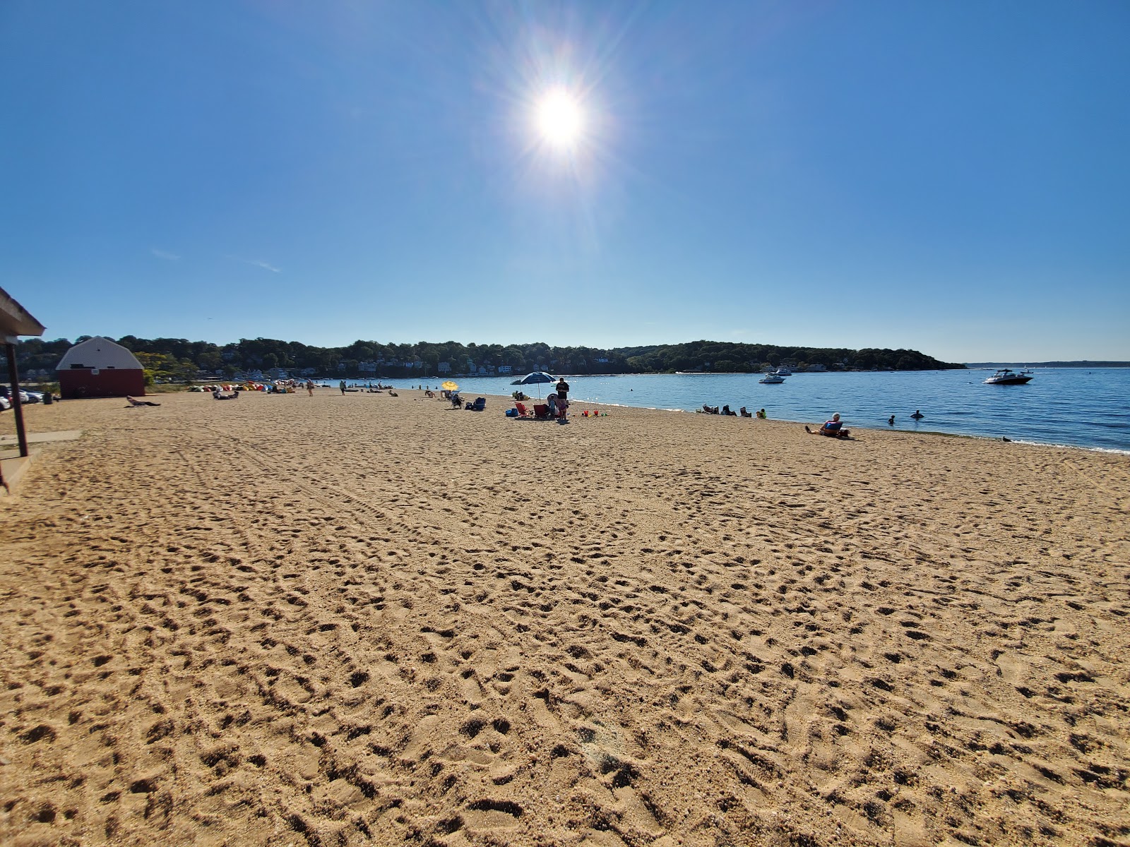 Centerport Beach on the map with photos and reviews🏖️