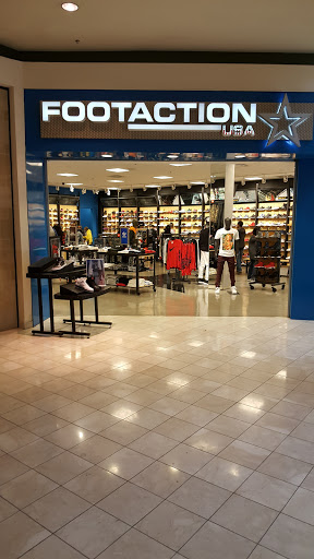 Footaction, 2100 Pleasant Hill Rd #145, Duluth, GA 30096, USA, 