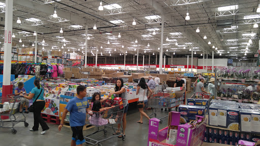 Warehouse store «Costco Wholesale», reviews and photos, 1300 Edwards Ferry Rd NE, Leesburg, VA 20176, USA